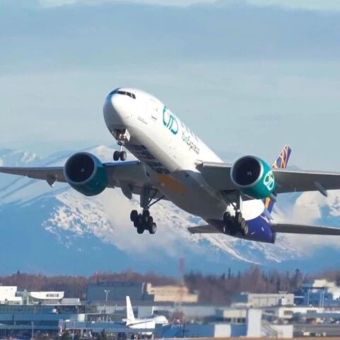 对话纵腾李聪：在漂移的浮桥下，成为那根水泥柱丨暗涌看世界