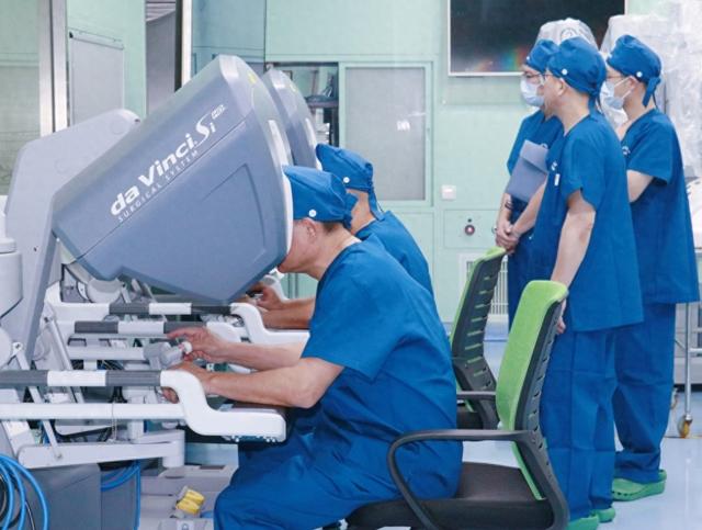 上海首期人工智能辅助治疗技术临床应用规范化培训班。长海医院 图