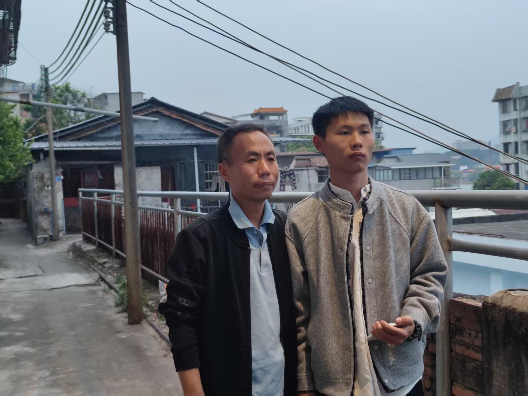 寻子父亲申军良，用十年翻过“梅姨”这座大山