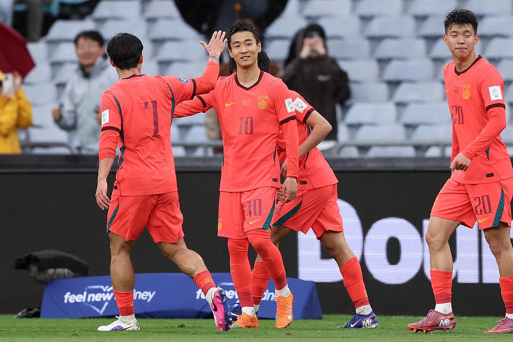 新帅邵佳一首秀，国足2比0战胜世界杯新军库拉索队