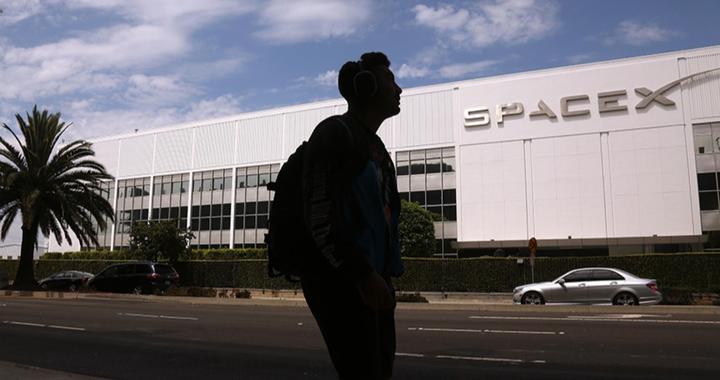 圈定铁粉！马斯克计划SpaceX三成IPO份额留给散户，还邀请去看火箭发射