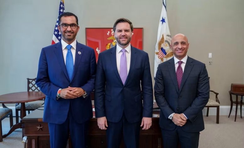 英媒：阿联酋正牵头组建“霍尔木兹安全部队”，派海军打通海峡