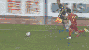 叙利亚再次获得绝佳破门良机，可惜最后一脚射门打高。