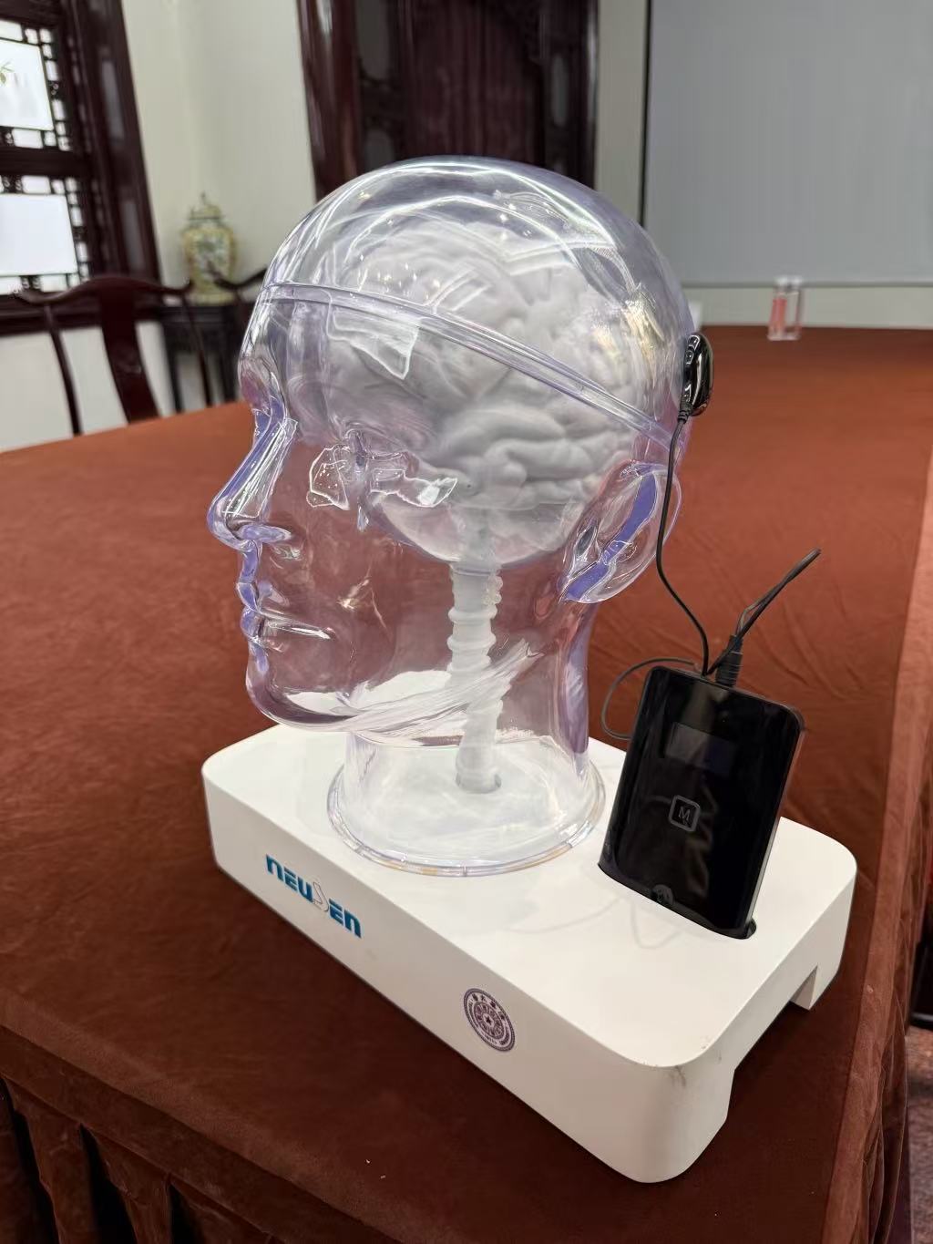 2026年3月，全球首个植入式脑机接口设备获批上市。澎湃新闻记者 陈斯斯 图