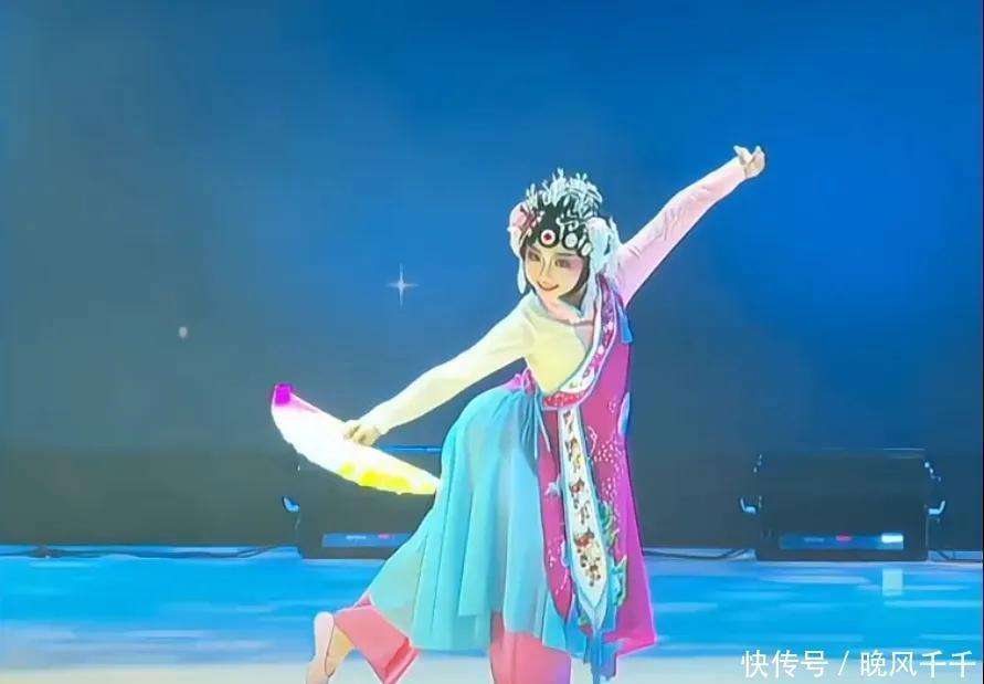 董璇女儿小酒窝，被影后宋佳称赞，“天生是吃演艺圈这碗饭的”|高舒乔|佟丽娅|星二代|小明星|星光大道_手机新浪网