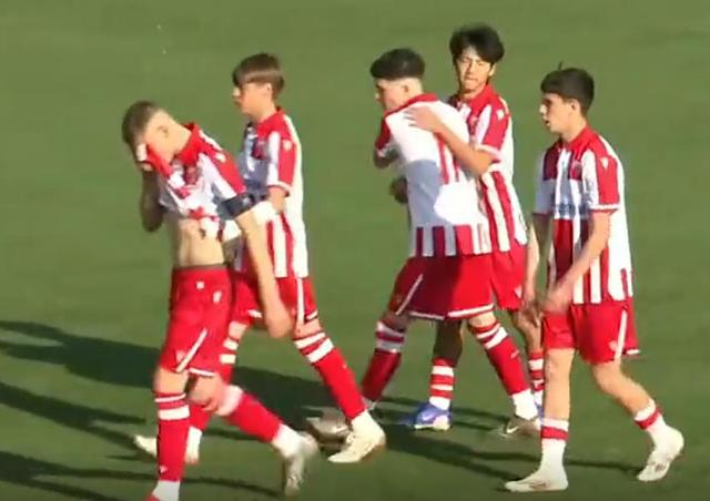 终于赢得尊重！万项留洋2场独造6球：队友主动找他拥抱感谢|贝尔格莱德红星|塞尔维亚足球|拉佐维奇|中国足球|塞尔维亚_手机新浪网