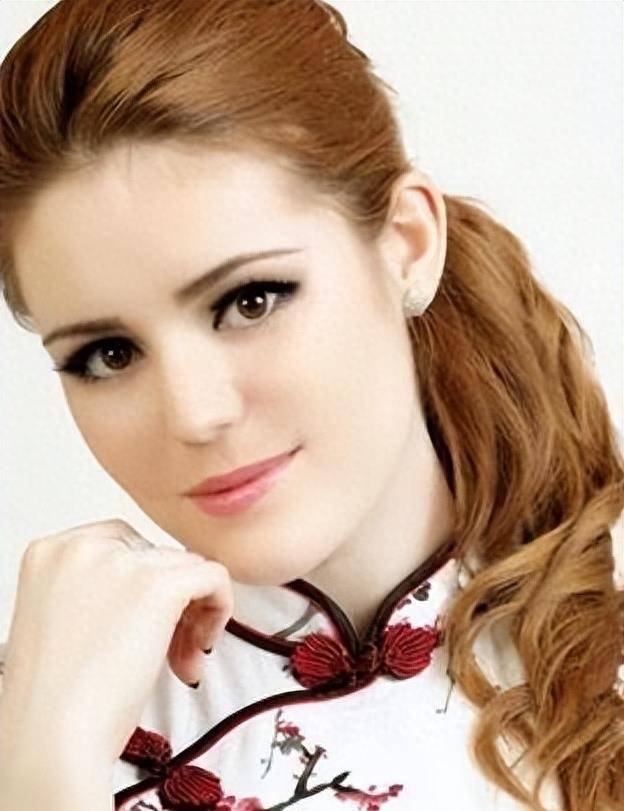 撒贝宁妻子李白照片