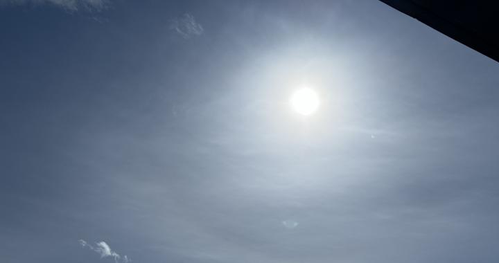 北京昨天“飞碟云”和“七彩云”同框，仔细看还有日晕！科普来了