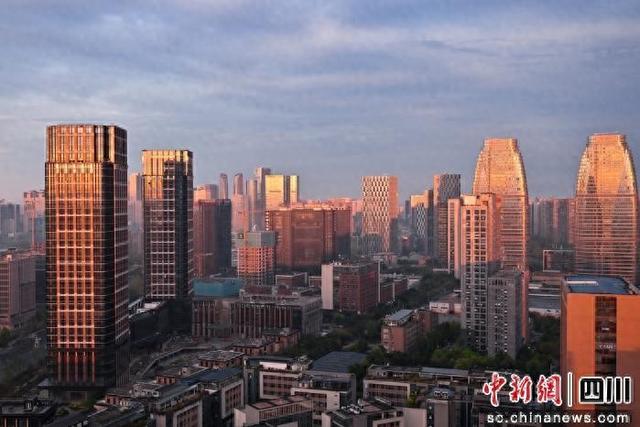 成都城市一角。记者 刘忠俊 摄