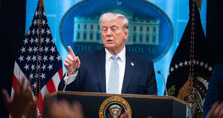 特朗普：继续陈兵伊朗及周边