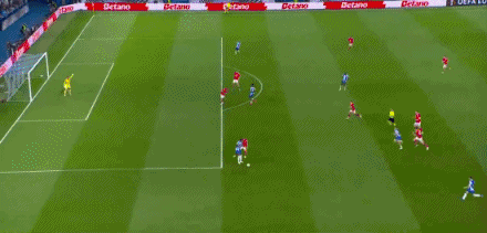 第11分钟，波尔图球员贝加助攻，威廉-戈麦斯首开记录，波尔图1-0诺丁汉森林。