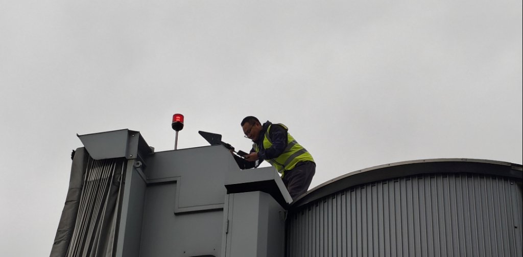 贵阳机场廊桥现不明无线电信号干扰，查明系一LED航障灯故障产生高频辐射