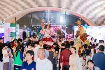 图为“澳门·横琴艺墟”人气爆棚。(主办方供图)