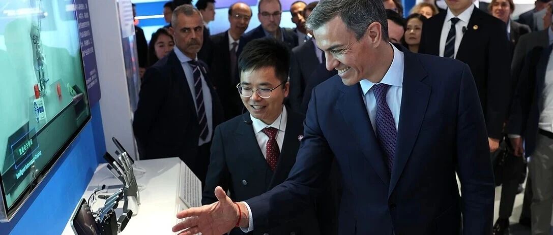 西班牙首相在华发声：美国撤退，中国大有可为