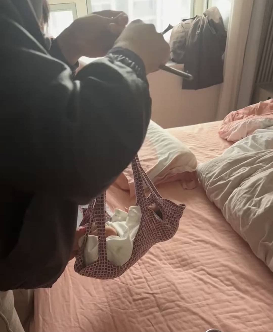 南京一卫生院用杆秤称重致新生儿被秤砣砸伤，当地卫健委介入