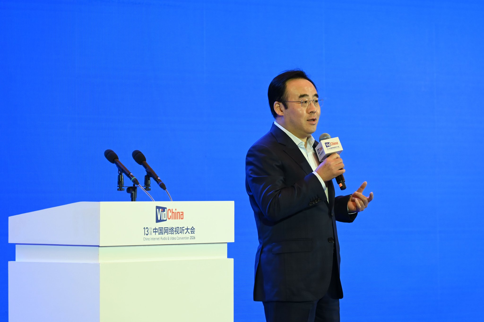 大咖来了丨哔哩哔哩董事长兼CEO陈睿:坚持对优质内容的追求,相信“社区”的力量|B站|移动互联网|AI技术|创作者|成长_新浪新闻