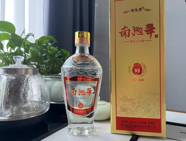 5款100到200白酒推荐,口感吊打500元大牌,好喝不肉疼|入口|泸州老窖