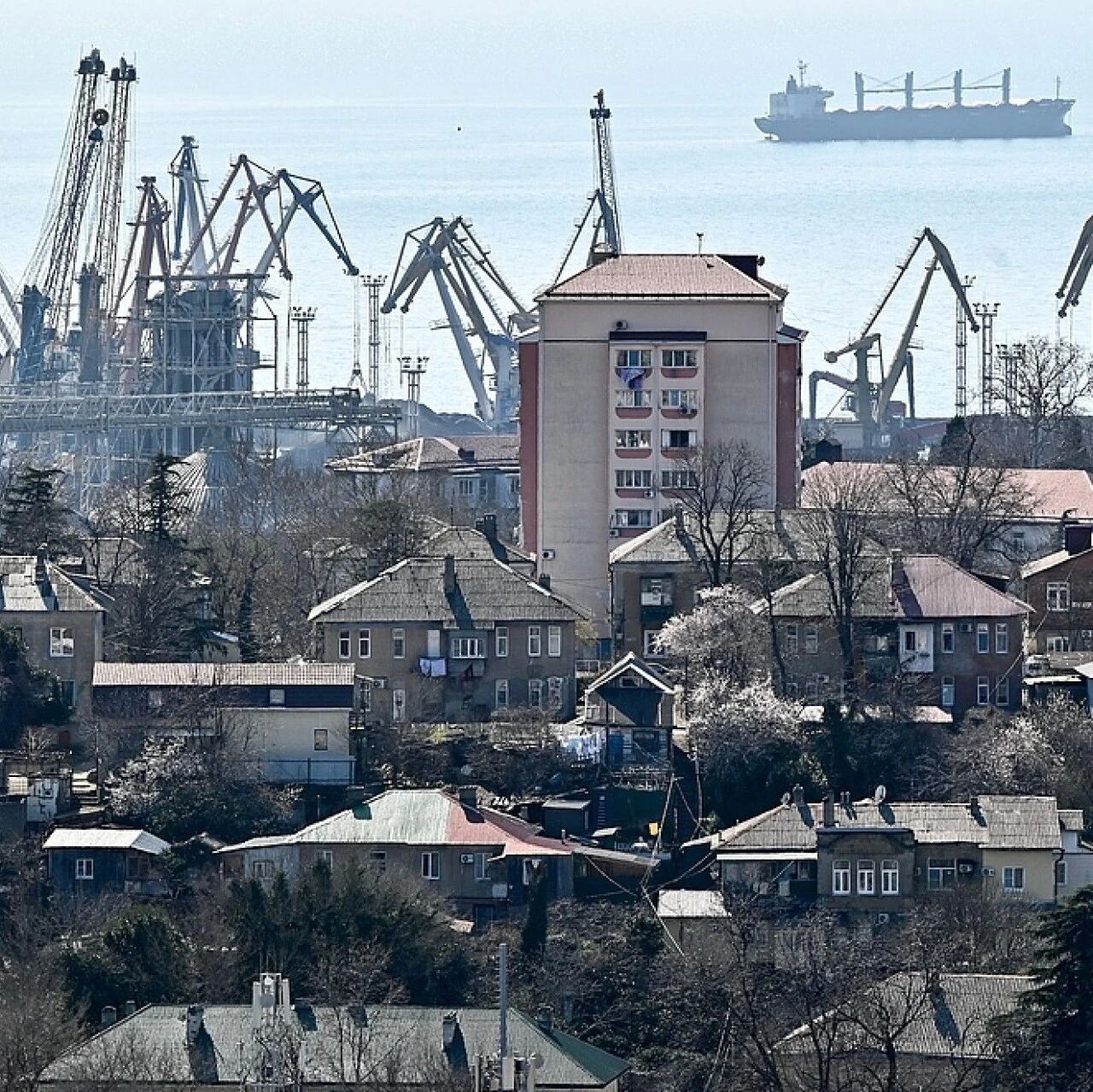 “俄罗斯展开大规模报复”