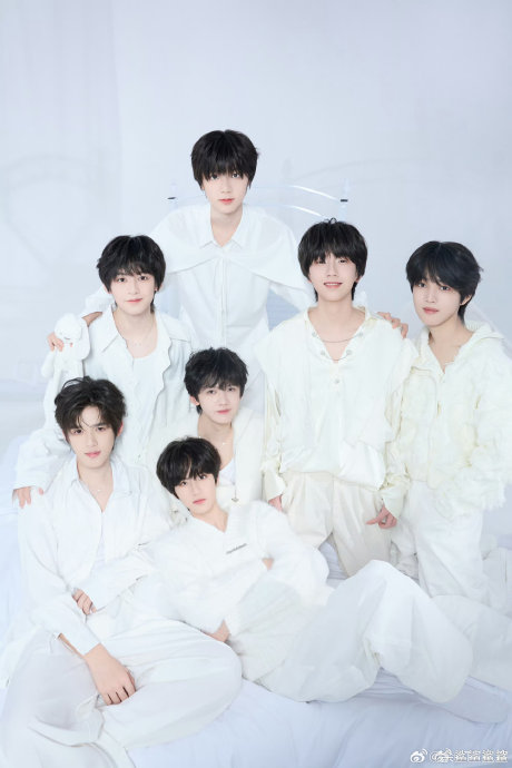 TF家族四代新歌《Yes Sir!》首秀,高燃舞台引爆见面会|TF四代|追星语录|粉丝|歌曲|歌词_手机新浪网