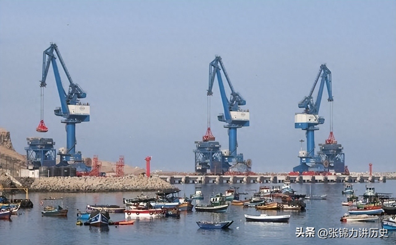 美国出重拳，要求中方退出钱凯港，话音刚落，中国抛售美债