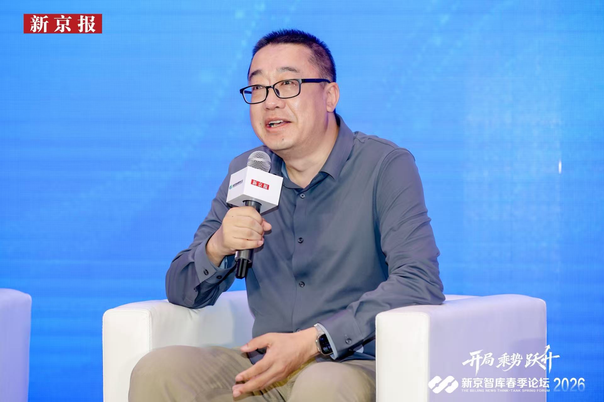 周尚金杭:人和AI是“双三角关系”,二者都要强|AI智能|智能体|智库|组织|陈莉_新浪新闻
