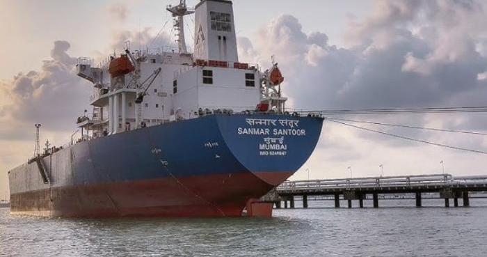 霍尔木兹海峡通行局势反复，油轮要扛不住了