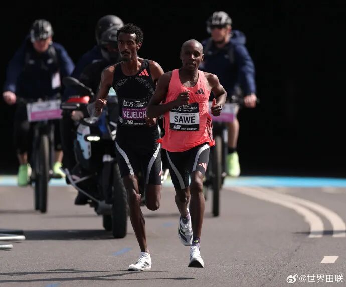 人类历史首次跑进2小时！萨维1小时59分30秒完赛，打破马拉松世界纪录