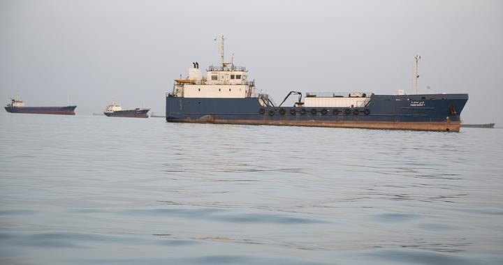 伊朗外长：目前重点是寻求确保霍尔木兹海峡安全通行的解决方案