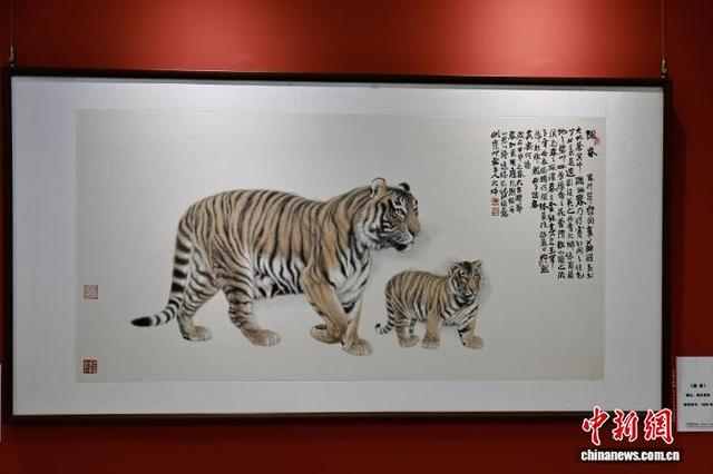 中国美術 『 虎嘯山林 勇攀高峰 』 掛け軸 紙本 丙子重陽  中国當代画家 虎啸山林静——冯大中诗书画作品展在沈阳启幕