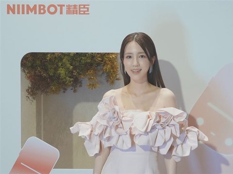 产后5个月火速复工38岁女星首公开露脸泄当妈心声惊人体态曝