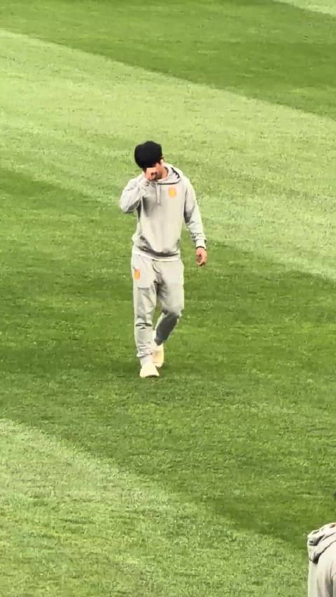 这个足球小哥哥这段时间挺火的