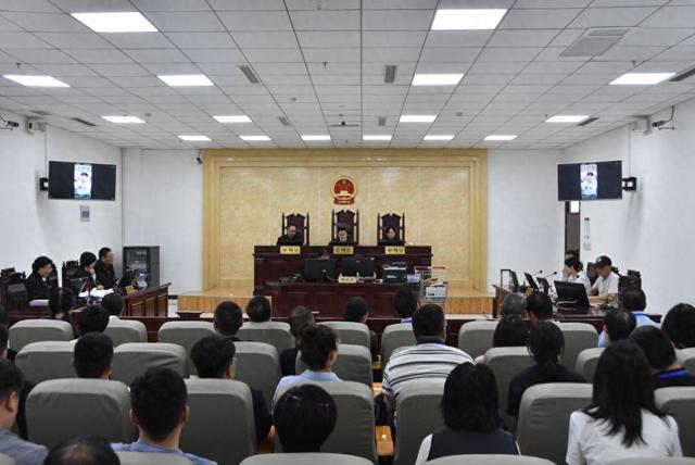 2025年8月20日，许昌市中级人民法院开庭审理胖东来诉“网络黑嘴”侵权案。（受访者供图）