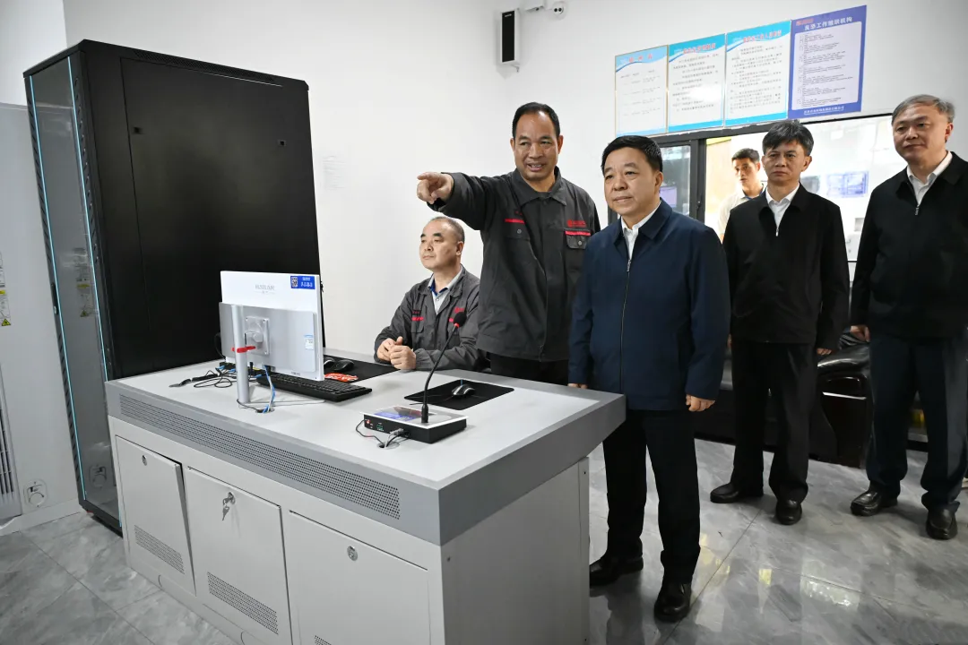 5月8日，江西省省长叶建春就一体推进学查改、确保学习教育取得实效与加强烟花爆竹全链条安全监管在萍乡调研。