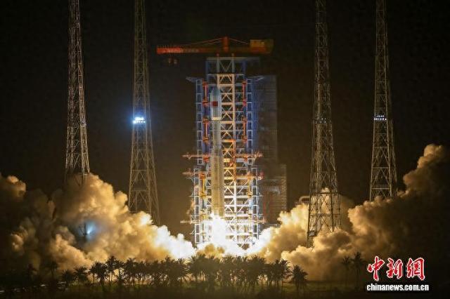 5月17日，中国在海南商业航天发射场成功发射千帆星座第九批组网卫星。 中新社记者 骆云飞 摄