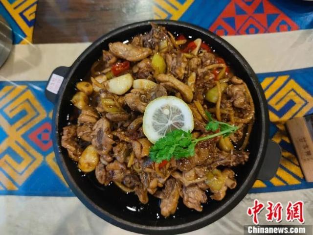 图为柠檬鸭。苏昭宇