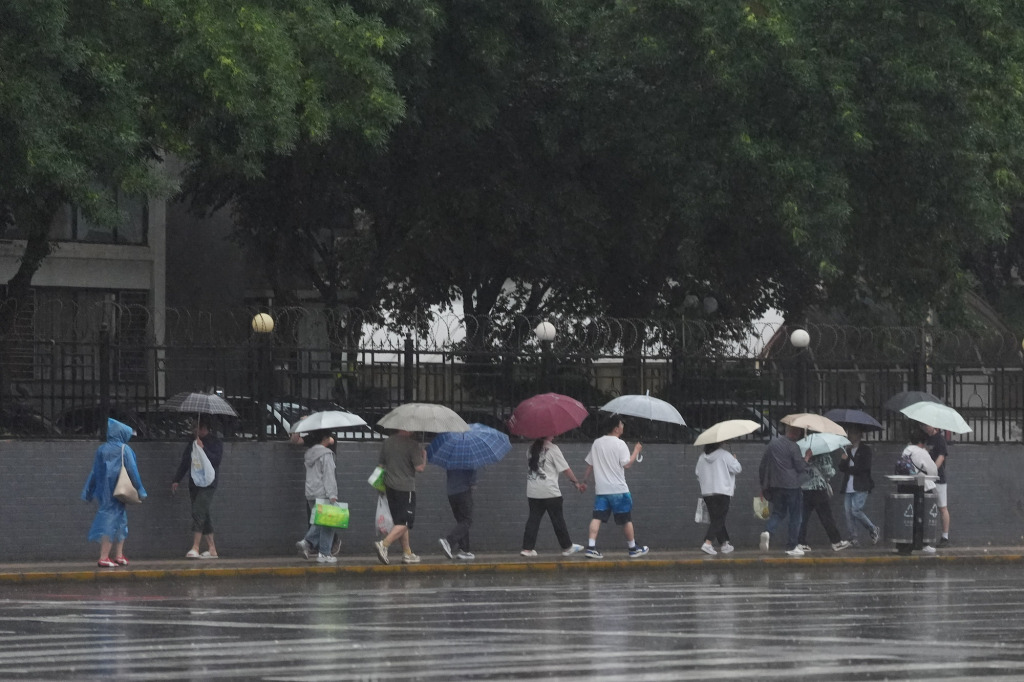 图说｜全国多地大雨笼罩，南方强降雨仍将持续，华北同期少见_新浪财经_新浪网