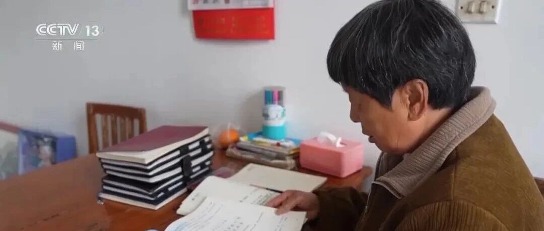 “我连名字都不会写，要向小学生请教”