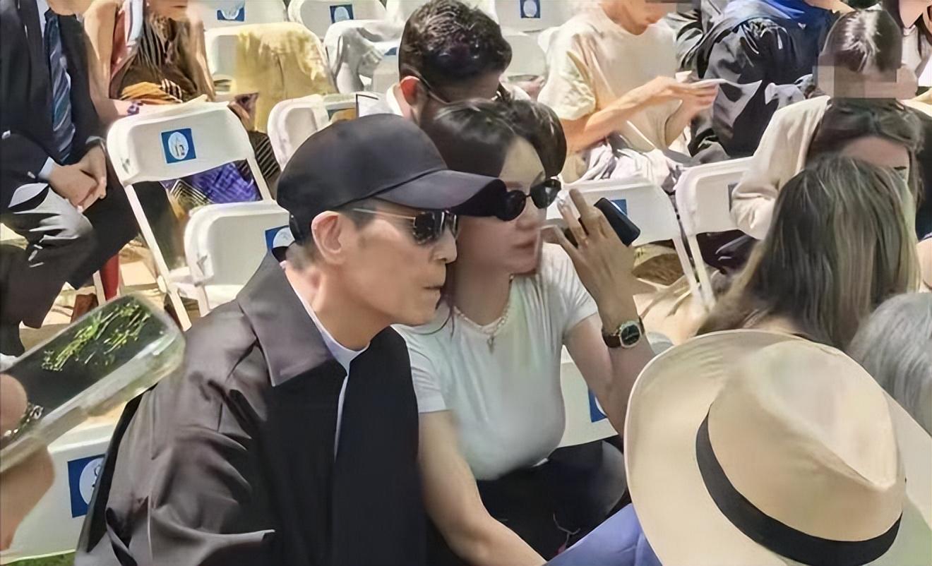 央媒发文，高调官宣张艺谋新身份，全家移民美国改国籍真相大白！