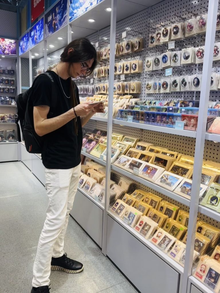 他们跨过游戏屏幕，遇见中国的一座城