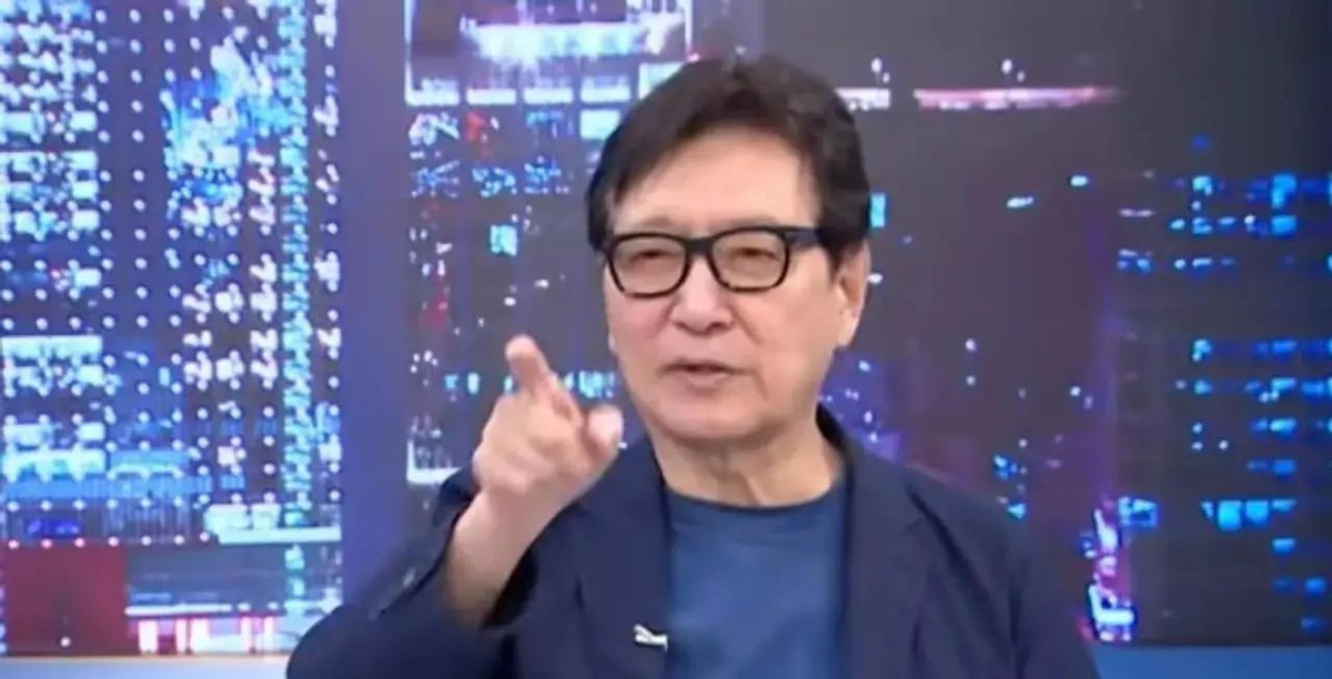 赵少康与郑丽文起争执，嘉宾集体沉默，尹乃菁辞职另有隐情