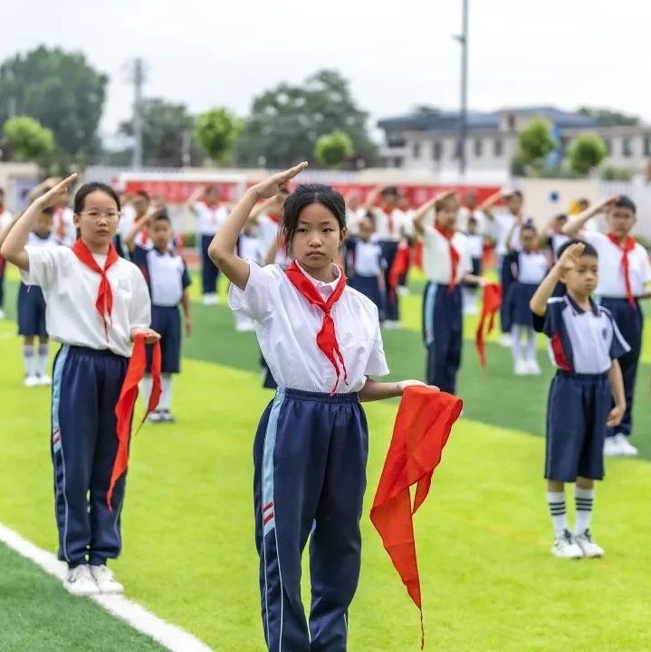 全国共有少先队员1.12亿名