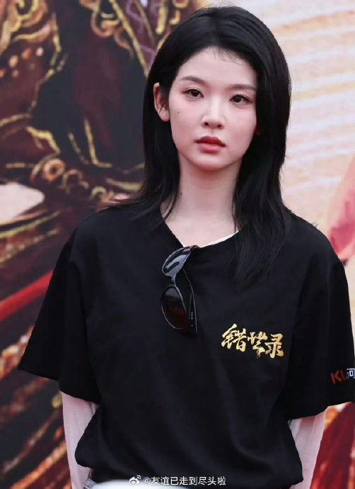 张淼怡新剧开机生图引热议，容貌变化争议再起！|错世录|概览|动态|整容|聊斋_手机新浪网