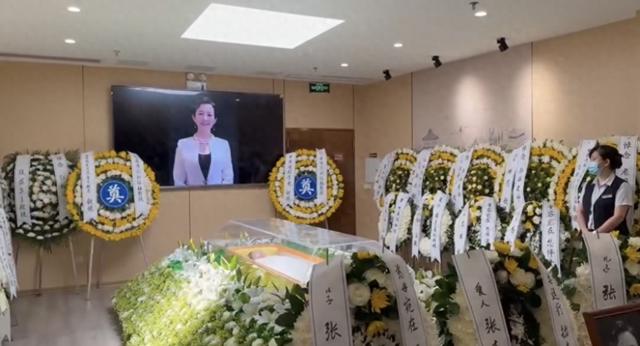 刘红梅告别仪式昨天举行,章子怡、靳东、孙红雷等送花圈挽联|音乐剧|中央戏剧学院|广州|家|表演系_新浪新闻