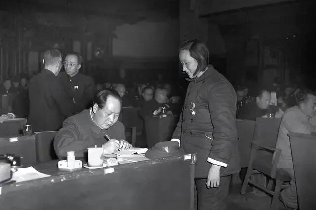 毛泽东为李秀英题字