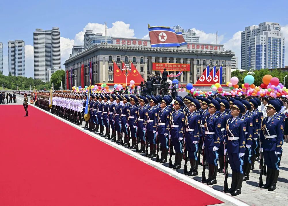 高清大图｜习近平访问朝鲜 朝方举行盛大欢迎仪式
