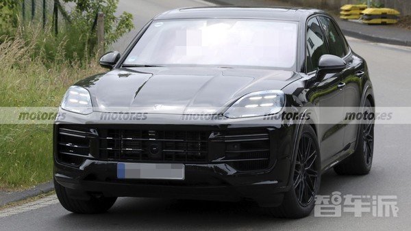 2027款保时捷Cayenne <em>Turbo</em> E-Hybrid低伪装测试车曝光