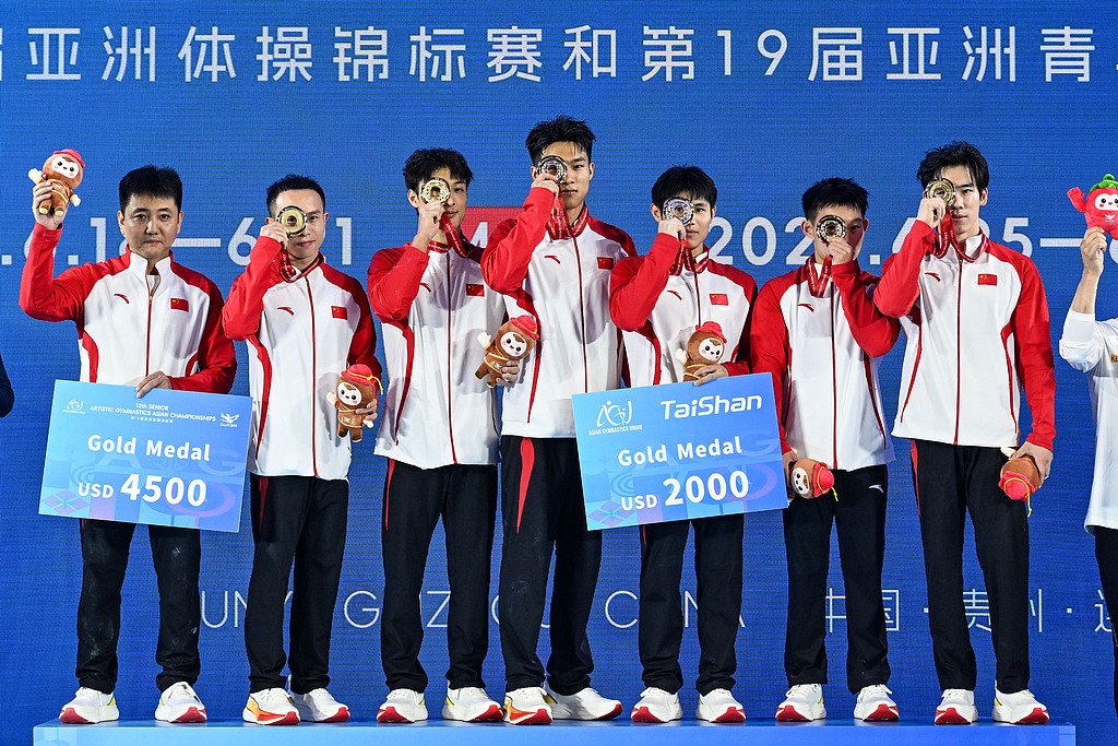 中国队勇夺体操亚锦赛男团金牌，张博恒加冕“全能王”