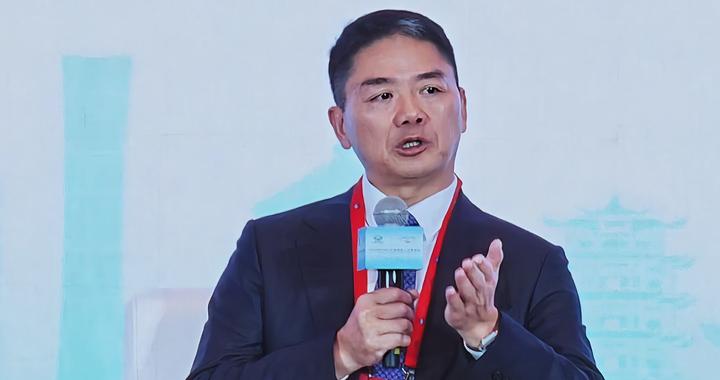 刘强东：快递终将实现全部机器人送货，要培训70万快递员维护机器人