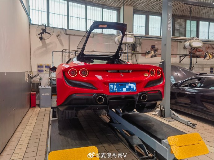 超豪华汽车品牌法拉利的7年免费保养包含哪些具体项目？
