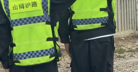 全程实拍，雅鲁藏布江畔，这对夫妻在守护什么？